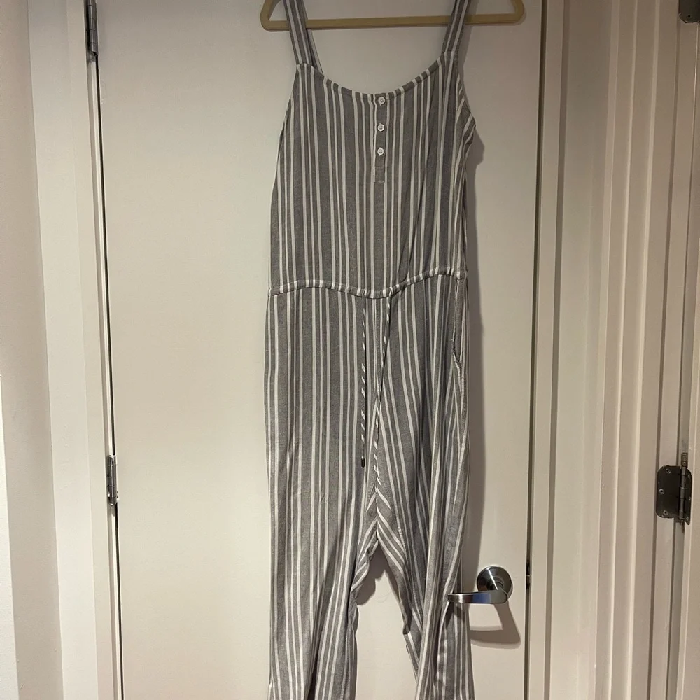 Rails Romper - Picture 2 of 7